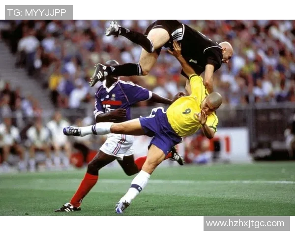 足球球迷与球星亲密互动的幕后故事与精彩瞬间分享